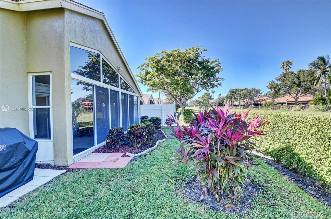 Recently Sold: $369,900 (3 beds, 2 baths, 2226 Square Feet)