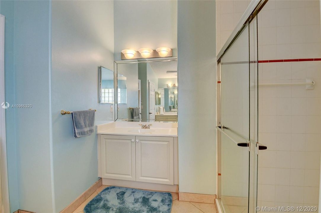 Recently Sold: $369,900 (3 beds, 2 baths, 2226 Square Feet)