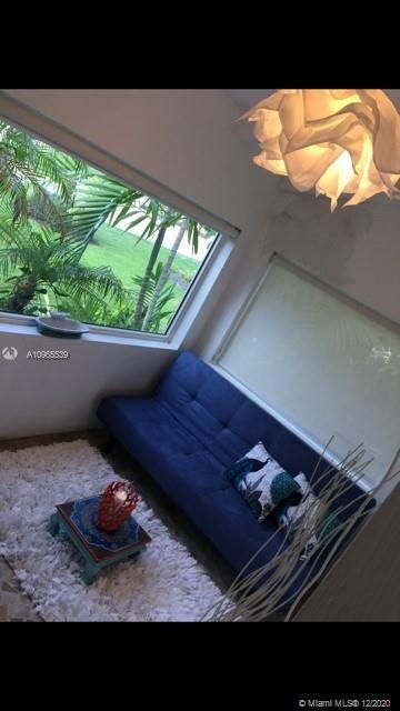 Recently Rented: $2,950 (3 beds, 2 baths, 1200 Square Feet)