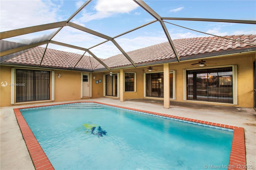 Recently Sold: $460,000 (4 beds, 2 baths, 2154 Square Feet)