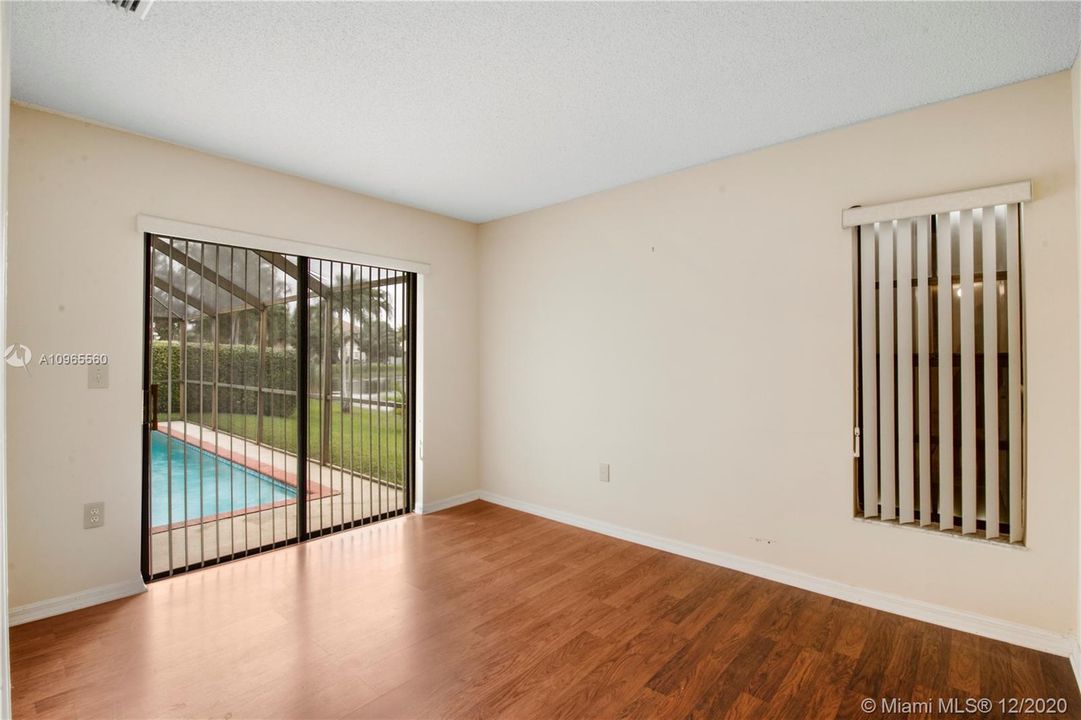 Recently Sold: $460,000 (4 beds, 2 baths, 2154 Square Feet)