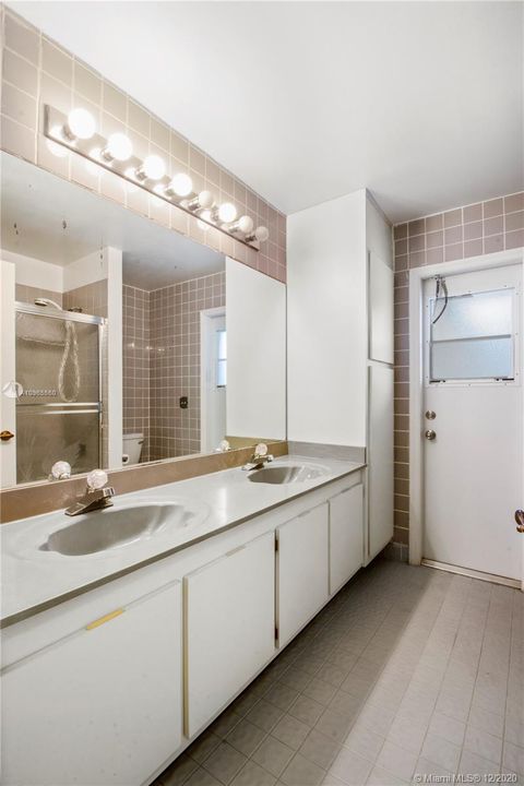 Recently Sold: $460,000 (4 beds, 2 baths, 2154 Square Feet)