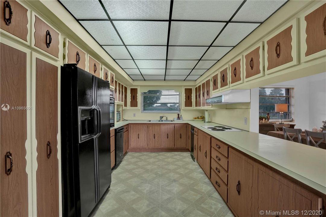 Vendido Recientemente: $469,000 (3 camas, 3 baños, 2607 Pies cuadrados)