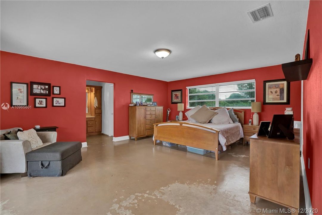 Vendido Recientemente: $469,000 (3 camas, 3 baños, 2607 Pies cuadrados)