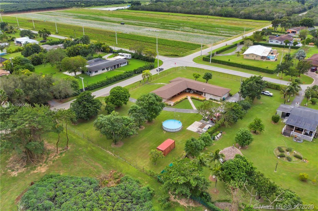 Vendido Recientemente: $469,000 (3 camas, 3 baños, 2607 Pies cuadrados)