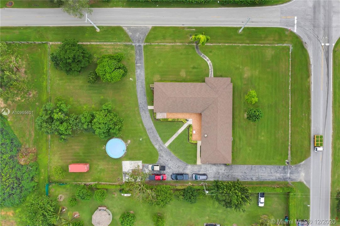 Vendido Recientemente: $469,000 (3 camas, 3 baños, 2607 Pies cuadrados)