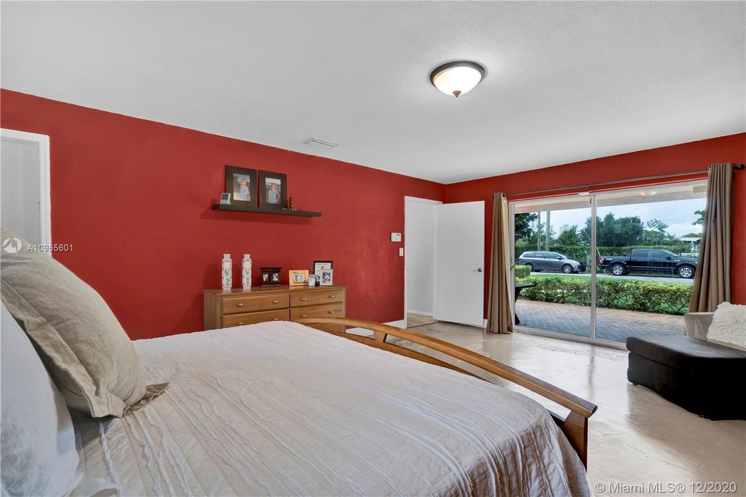 Vendido Recientemente: $469,000 (3 camas, 3 baños, 2607 Pies cuadrados)