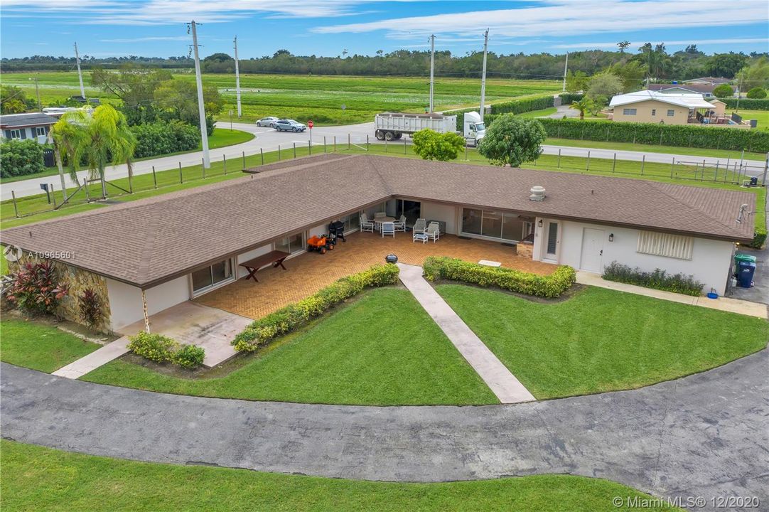 Vendido Recientemente: $469,000 (3 camas, 3 baños, 2607 Pies cuadrados)