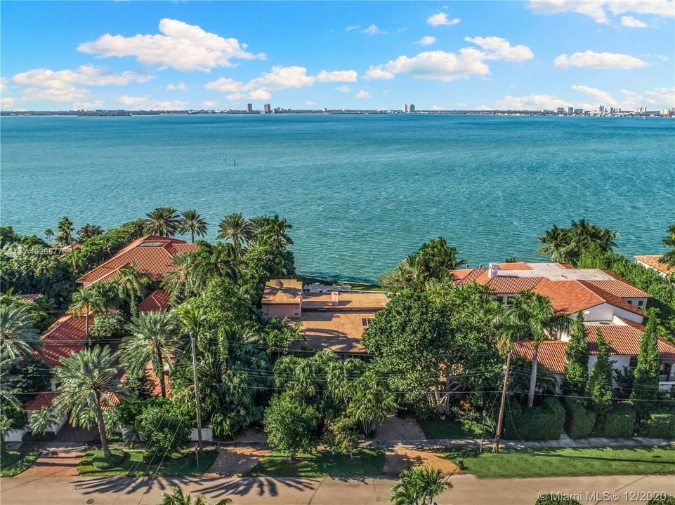 Recently Sold: $10,900,000 (5 beds, 4 baths, 3803 Square Feet)