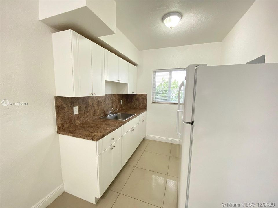 Recently Rented: $1,950 (2 beds, 2 baths, 1100 Square Feet)