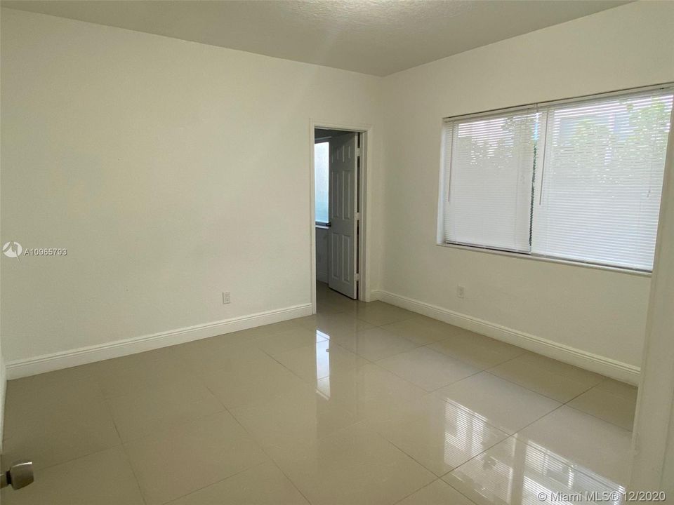 Recently Rented: $1,950 (2 beds, 2 baths, 1100 Square Feet)