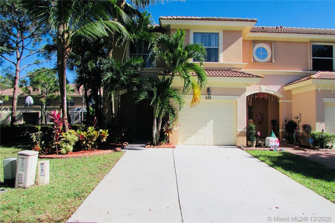 Vendido Recientemente: $279,900 (3 camas, 2 baños, 1579 Pies cuadrados)