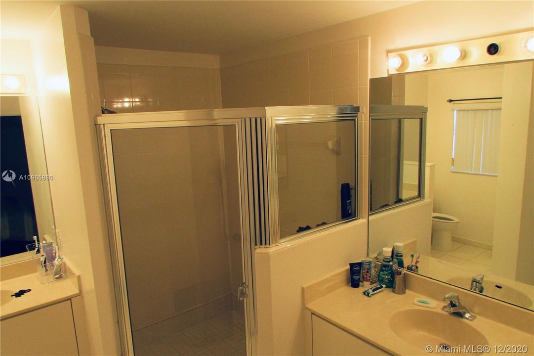 Vendido Recientemente: $279,900 (3 camas, 2 baños, 1579 Pies cuadrados)