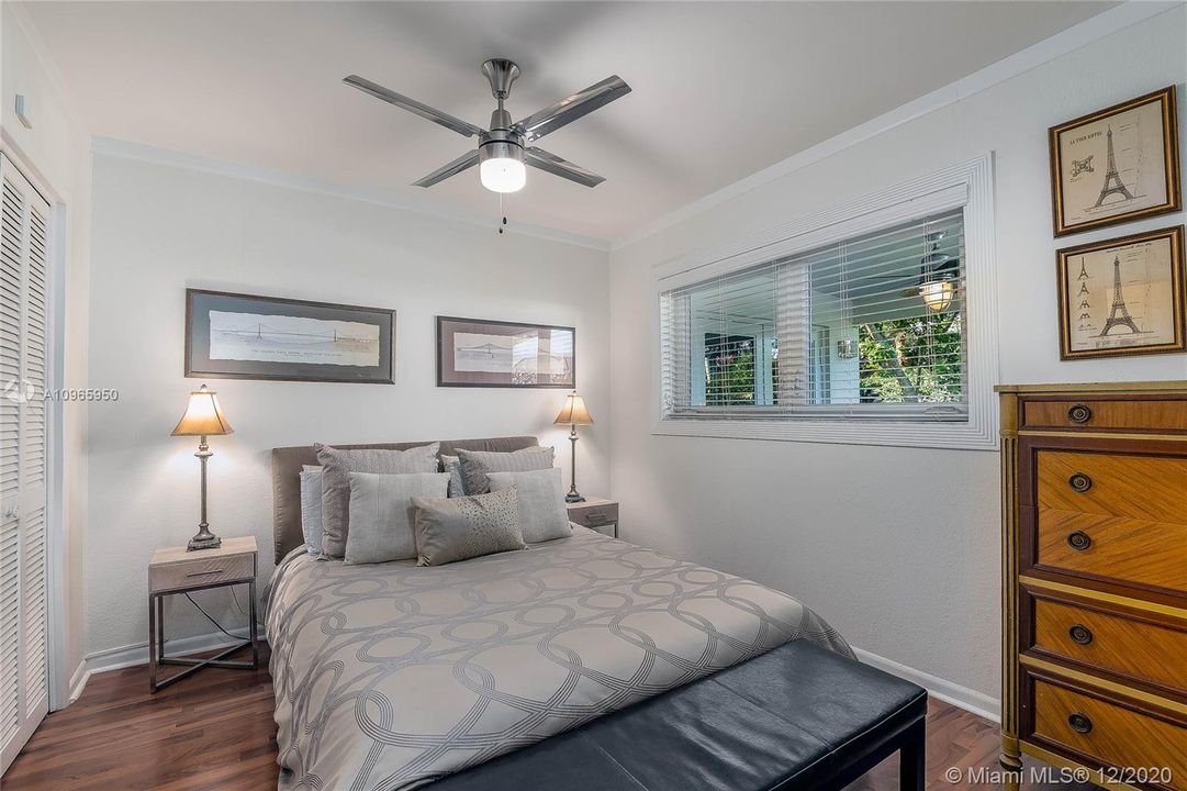Recently Sold: $915,000 (4 beds, 2 baths, 1868 Square Feet)