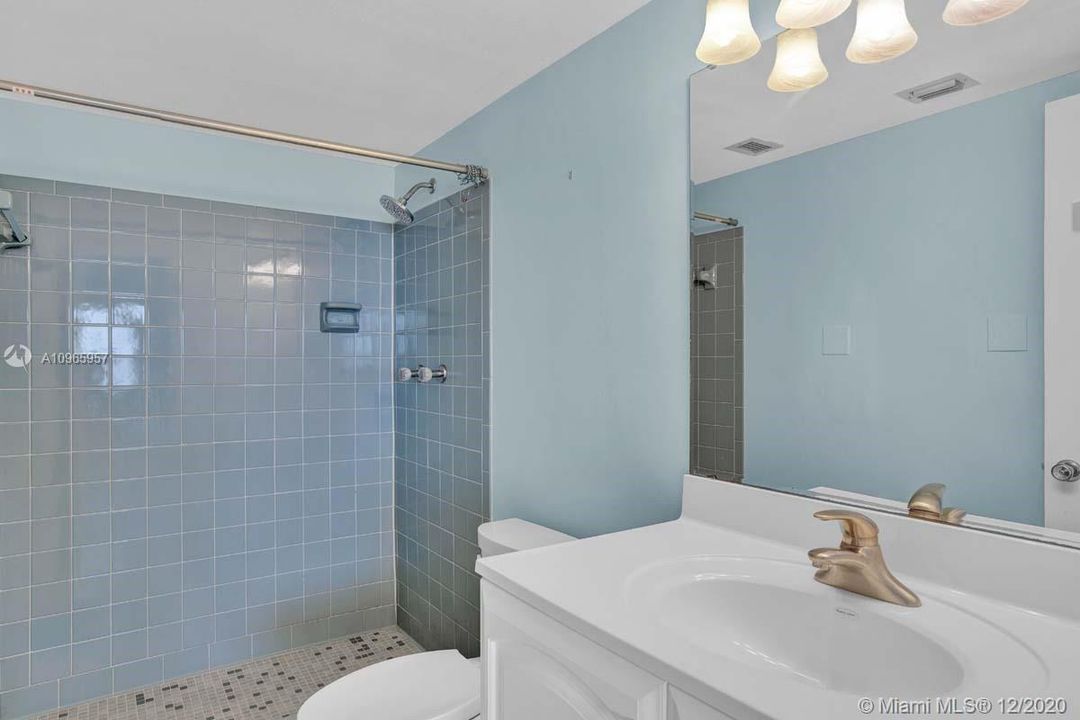 Recently Sold: $129,600 (2 beds, 2 baths, 1220 Square Feet)