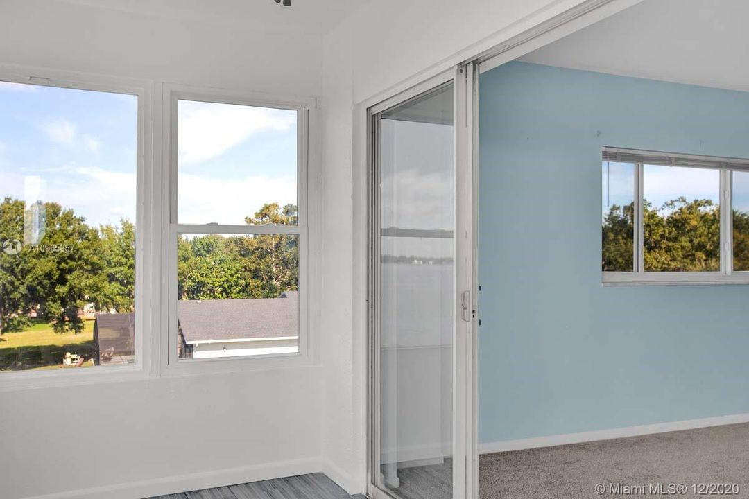 Recently Sold: $129,600 (2 beds, 2 baths, 1220 Square Feet)
