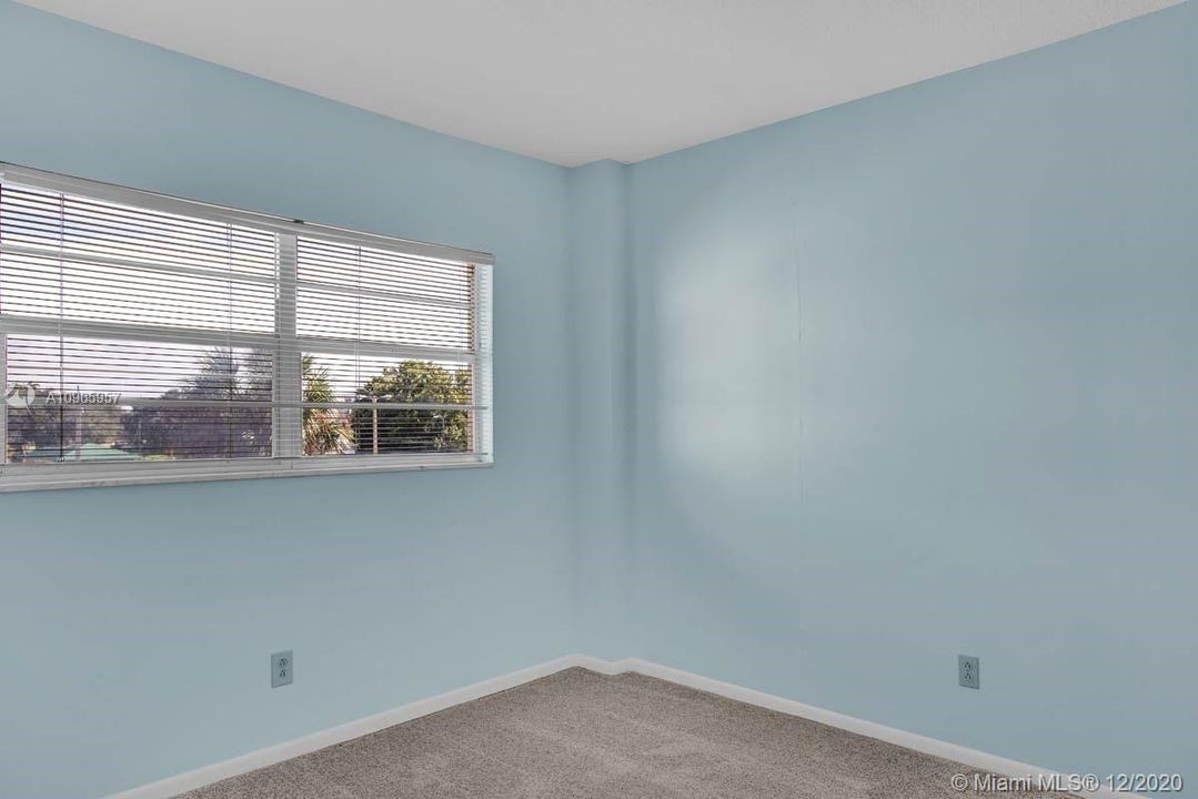 Recently Sold: $129,600 (2 beds, 2 baths, 1220 Square Feet)