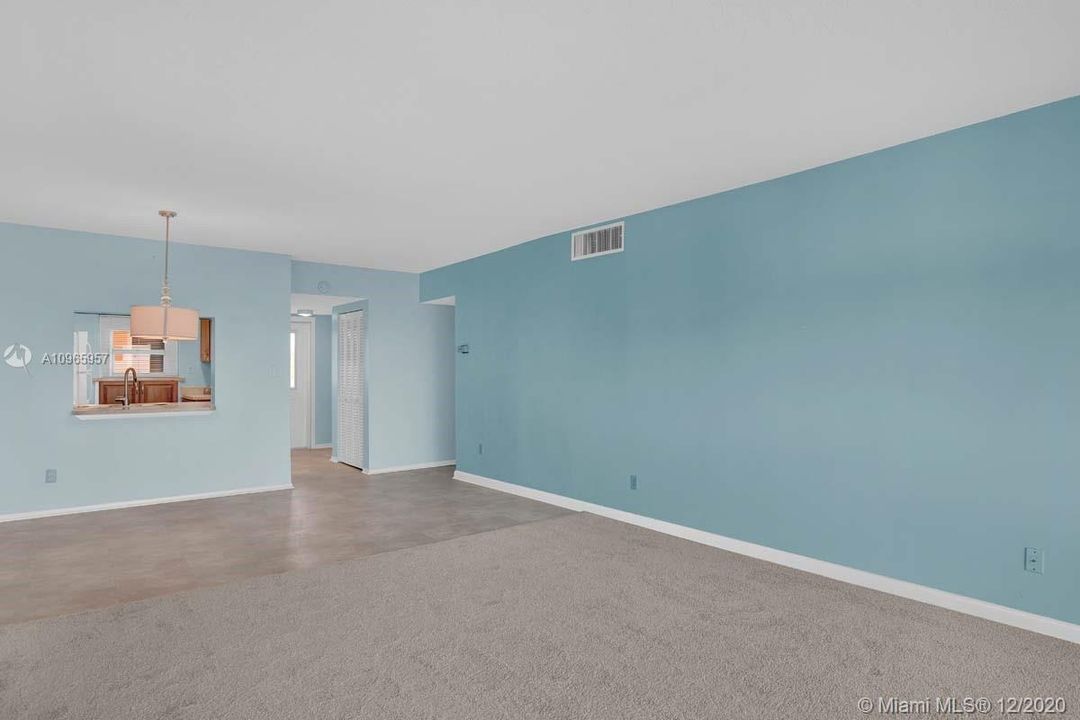Recently Sold: $129,600 (2 beds, 2 baths, 1220 Square Feet)