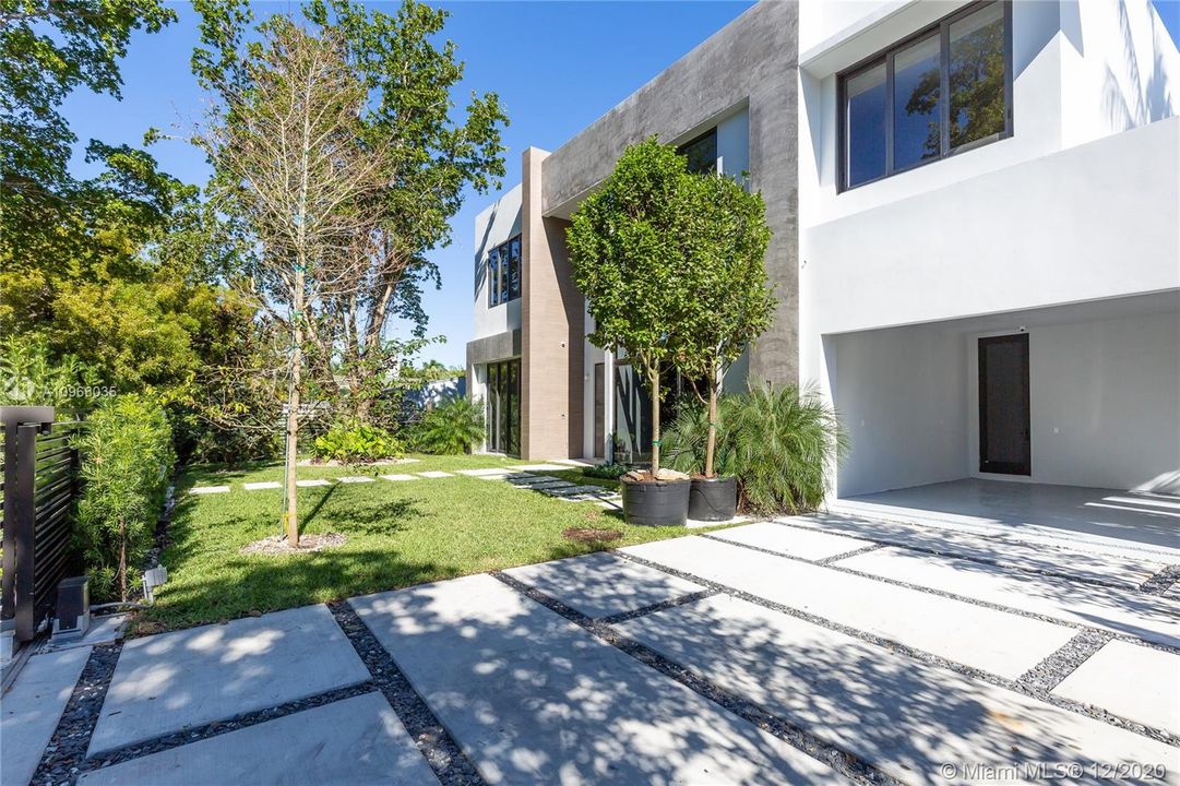 Recently Sold: $3,300,000 (5 beds, 5 baths, 0 Square Feet)
