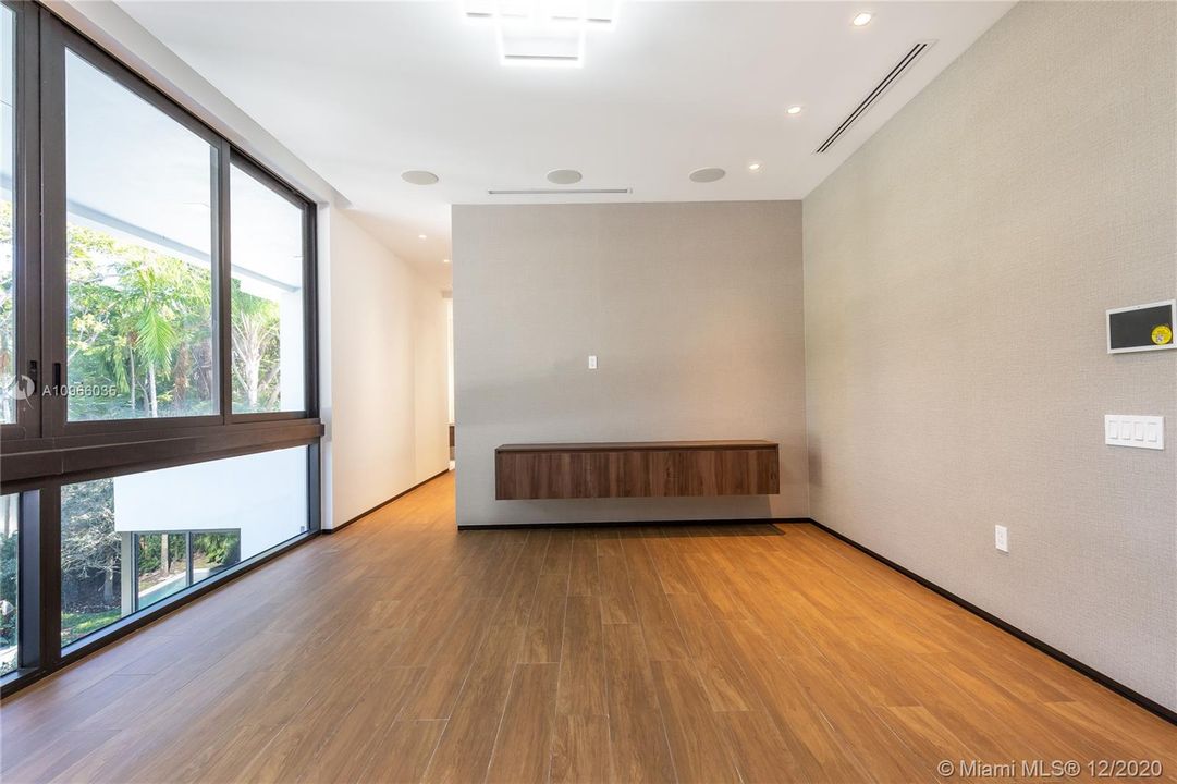 Recently Sold: $3,300,000 (5 beds, 5 baths, 0 Square Feet)