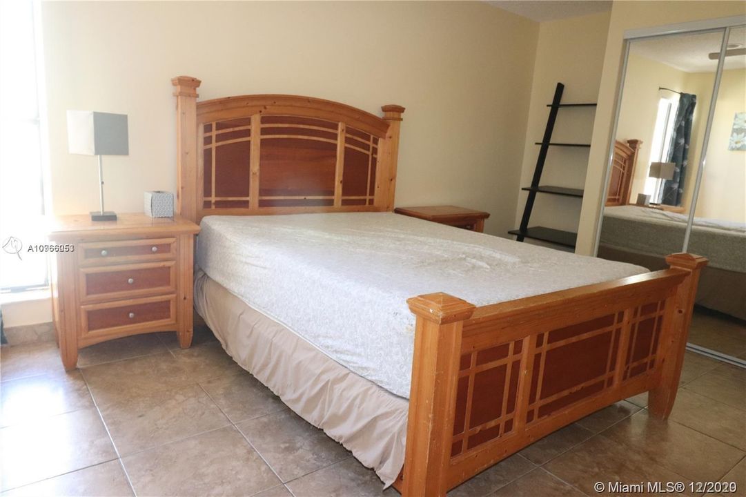 Recently Rented: $1,250 (1 beds, 1 baths, 627 Square Feet)