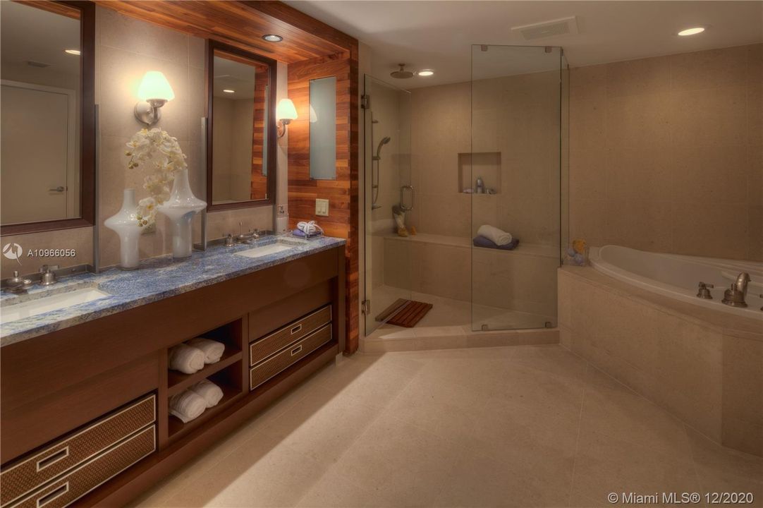 最近租的: $20,000 (3 贝兹, 3 浴室, 3105 平方英尺)