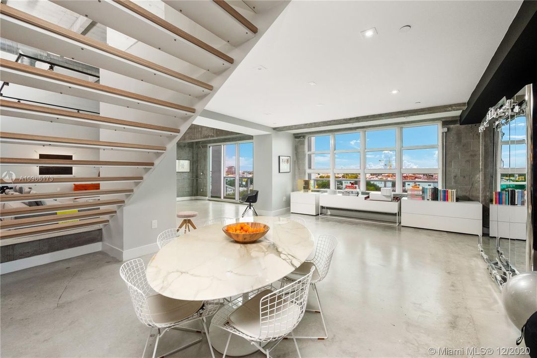 Recently Sold: $1,999,999 (2 beds, 2 baths, 3078 Square Feet)