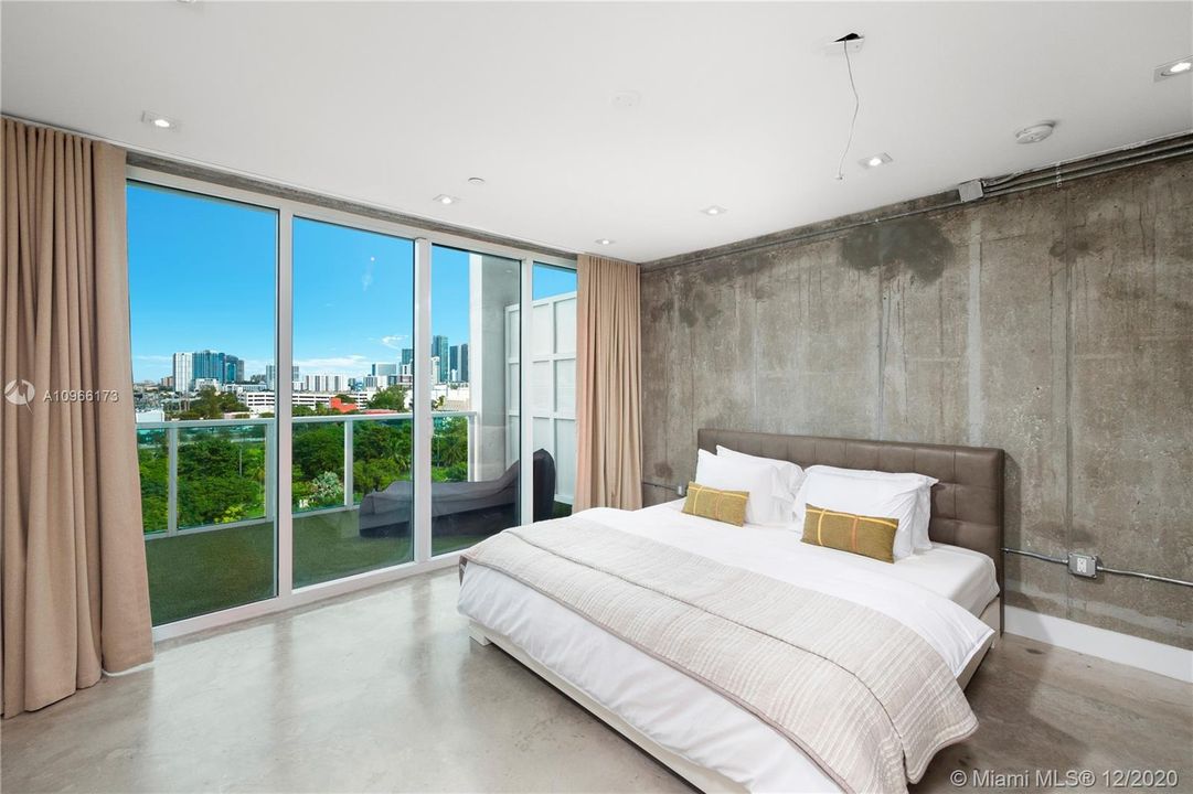 Recently Sold: $1,999,999 (2 beds, 2 baths, 3078 Square Feet)