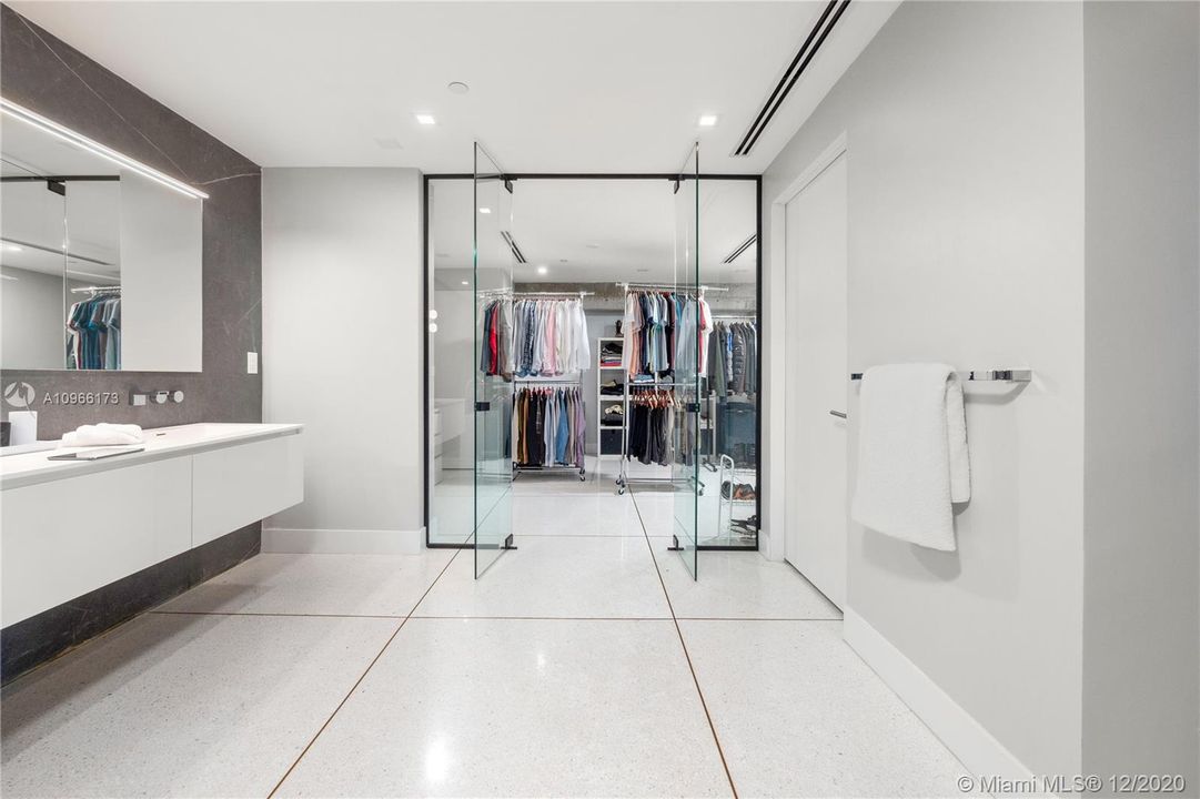 Recently Sold: $1,999,999 (2 beds, 2 baths, 3078 Square Feet)