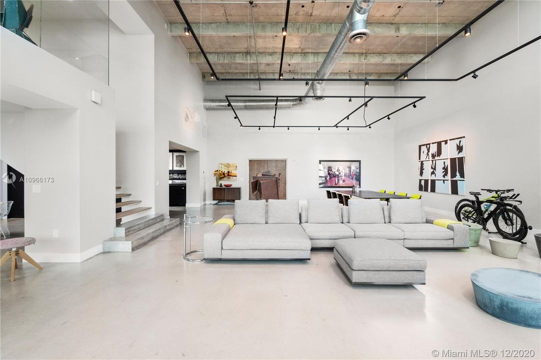 Recently Sold: $1,999,999 (2 beds, 2 baths, 3078 Square Feet)