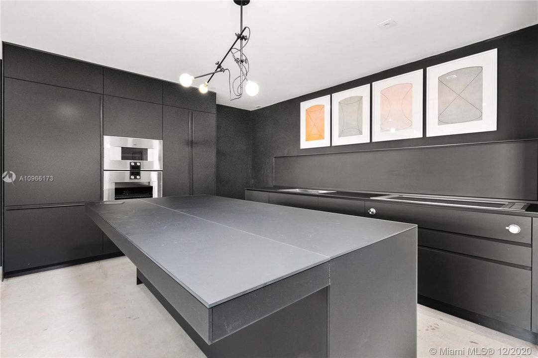Recently Sold: $1,999,999 (2 beds, 2 baths, 3078 Square Feet)