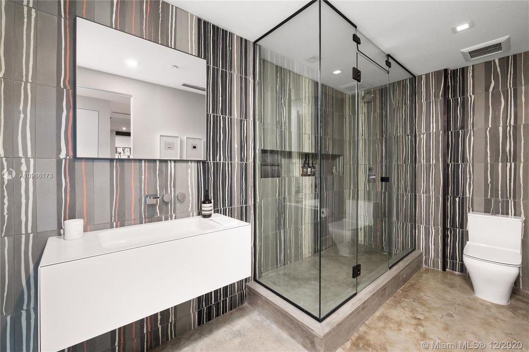 Recently Sold: $1,999,999 (2 beds, 2 baths, 3078 Square Feet)