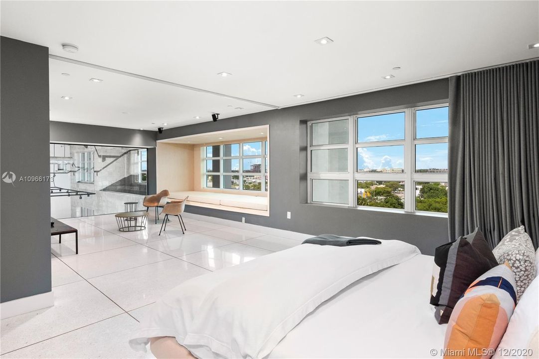 Recently Sold: $1,999,999 (2 beds, 2 baths, 3078 Square Feet)
