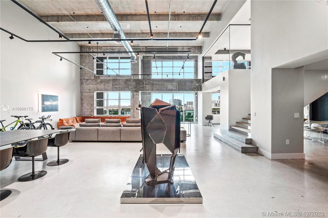 Recently Sold: $1,999,999 (2 beds, 2 baths, 3078 Square Feet)