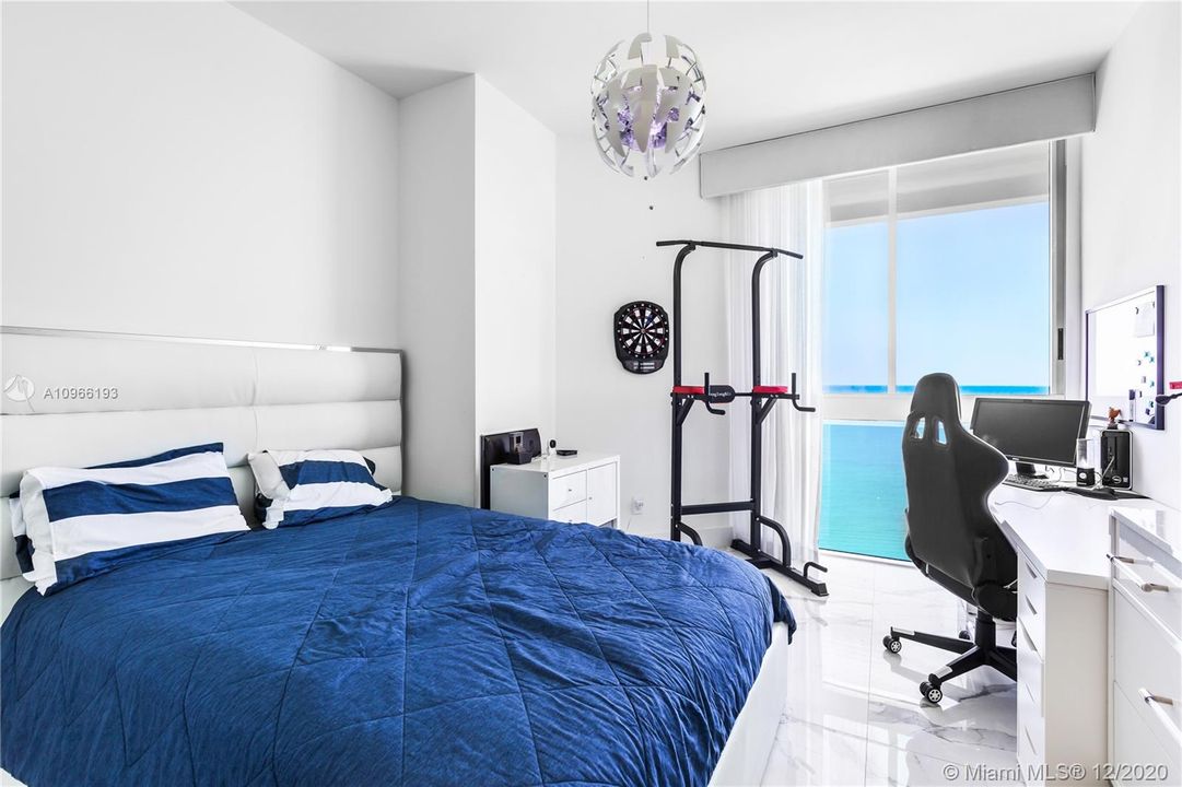 Vendido Recientemente: $2,595,000 (3 camas, 3 baños, 2010 Pies cuadrados)
