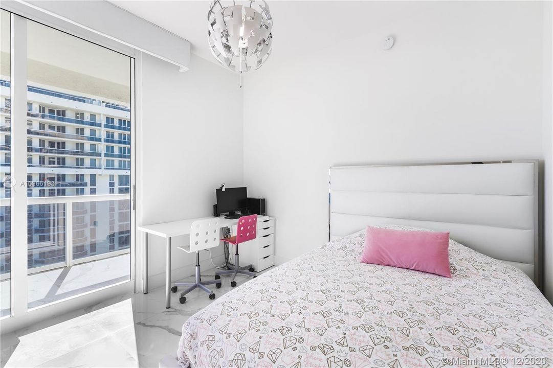Vendido Recientemente: $2,595,000 (3 camas, 3 baños, 2010 Pies cuadrados)