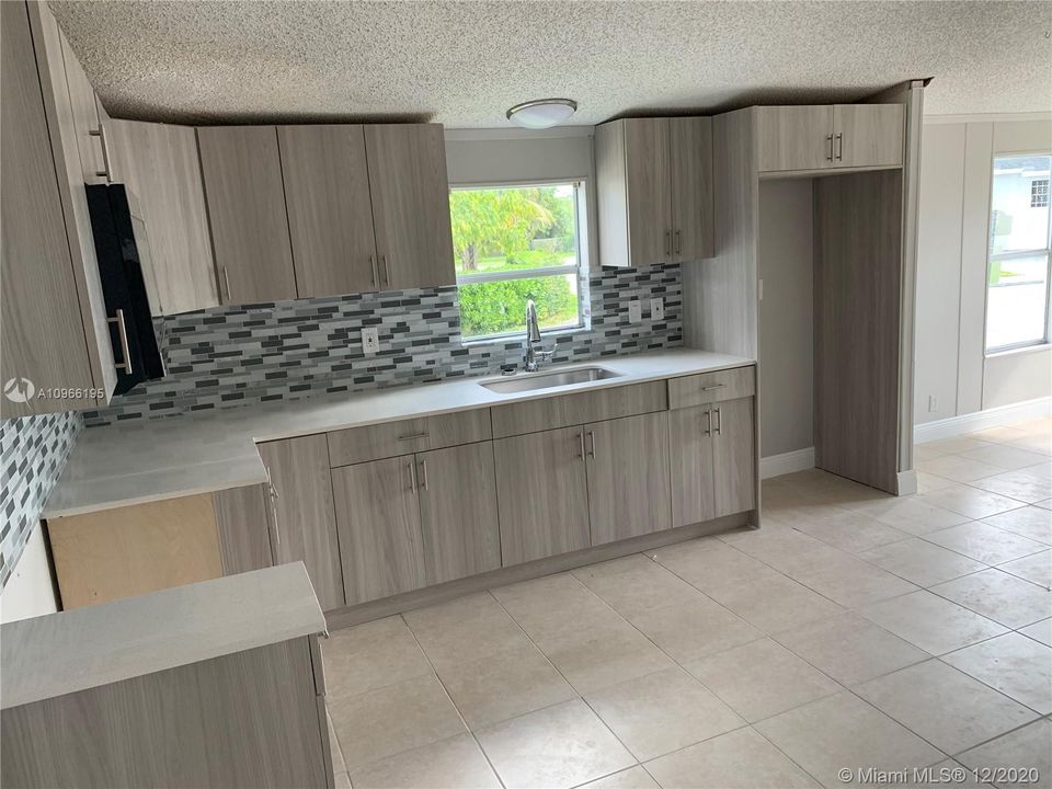 Recently Sold: $179,000 (4 beds, 2 baths, 1690 Square Feet)