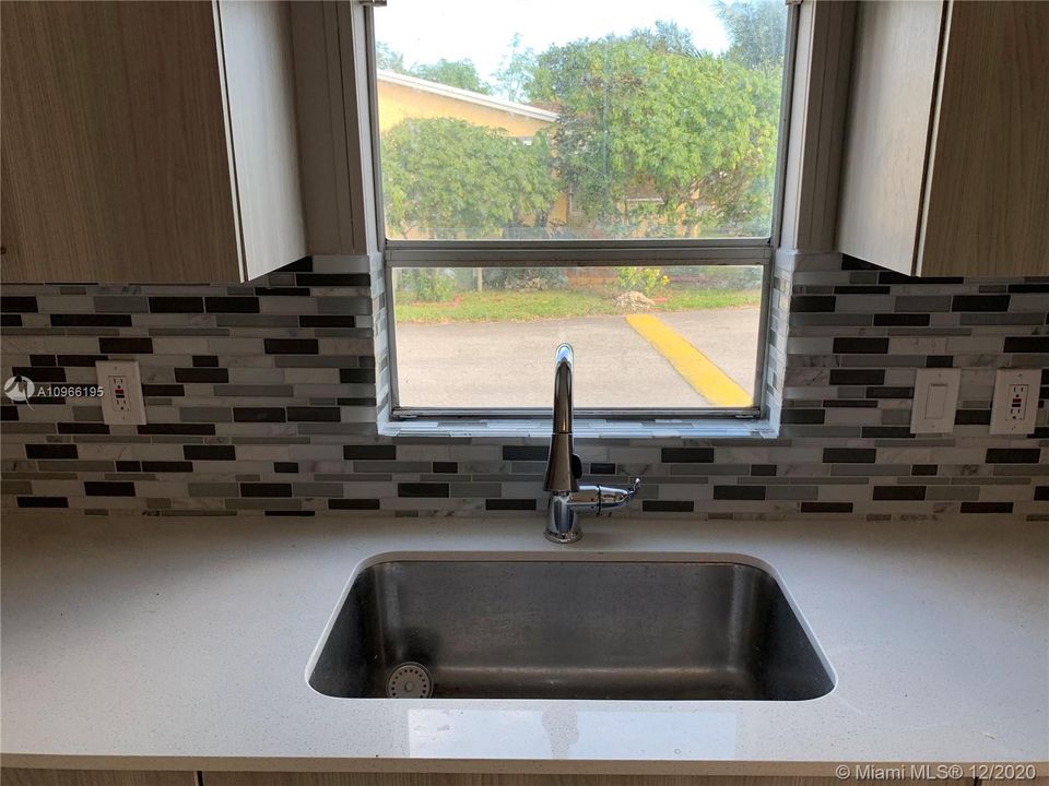 Recently Sold: $179,000 (4 beds, 2 baths, 1690 Square Feet)