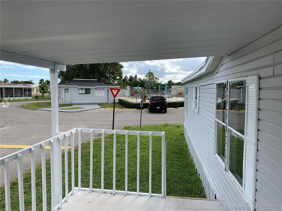 Recently Sold: $179,000 (4 beds, 2 baths, 1690 Square Feet)