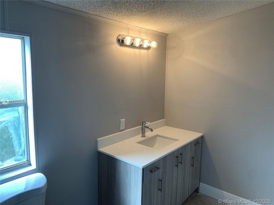 Recently Sold: $179,000 (4 beds, 2 baths, 1690 Square Feet)