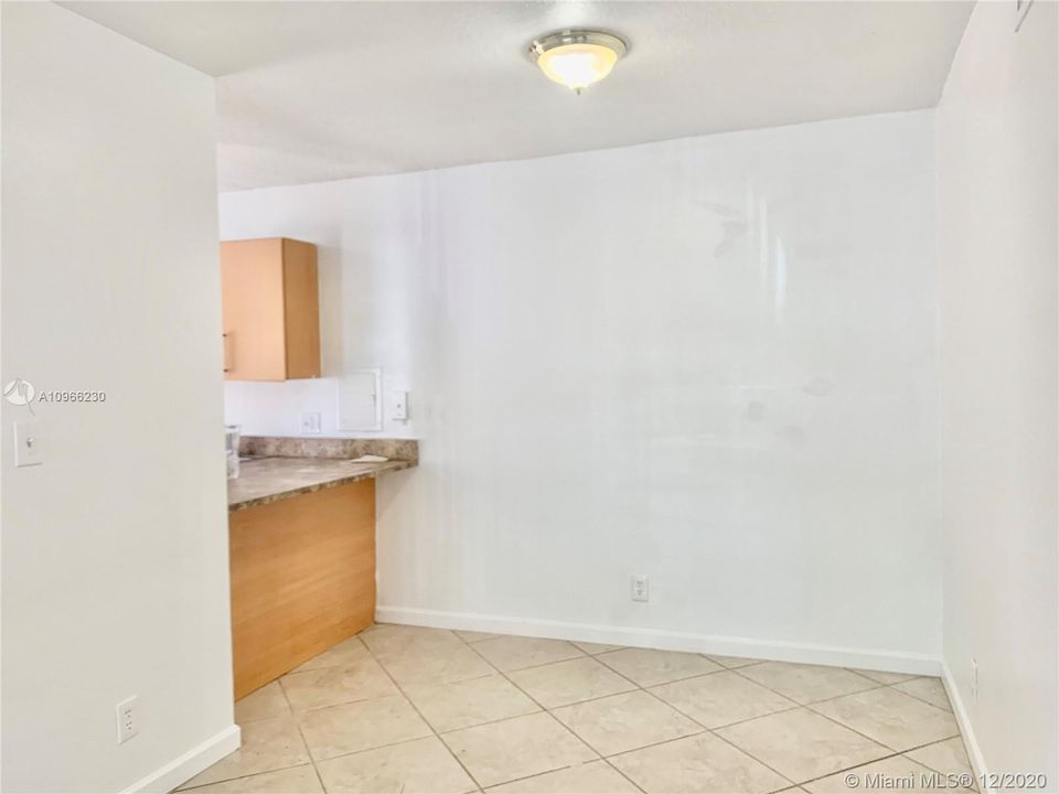 Recientemente alquilado: $1,300 (2 camas, 2 baños, 1200 Pies cuadrados)