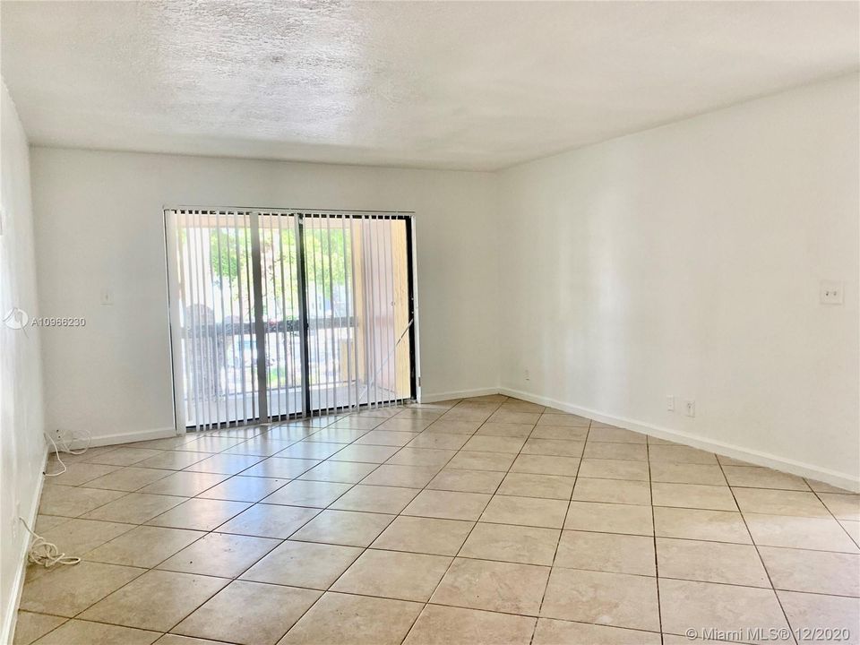 Recientemente alquilado: $1,300 (2 camas, 2 baños, 1200 Pies cuadrados)