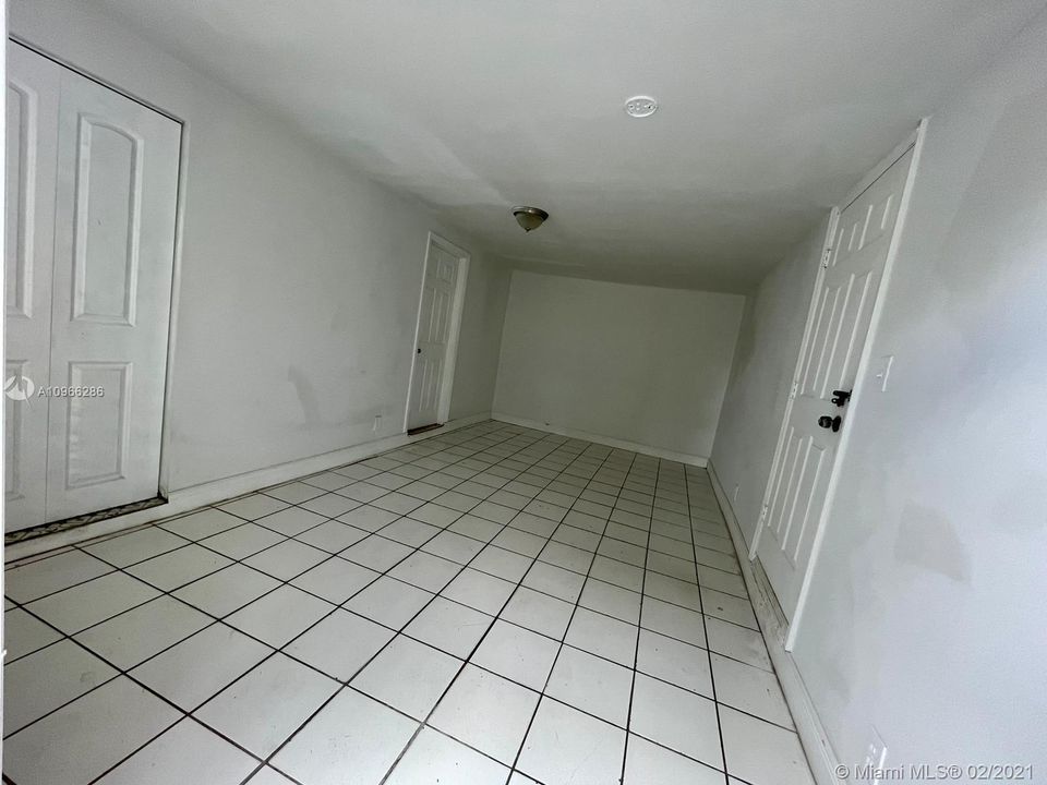 Недавно арендовано: $930 (1 спален, 1 ванн, 500 Квадратных фут)