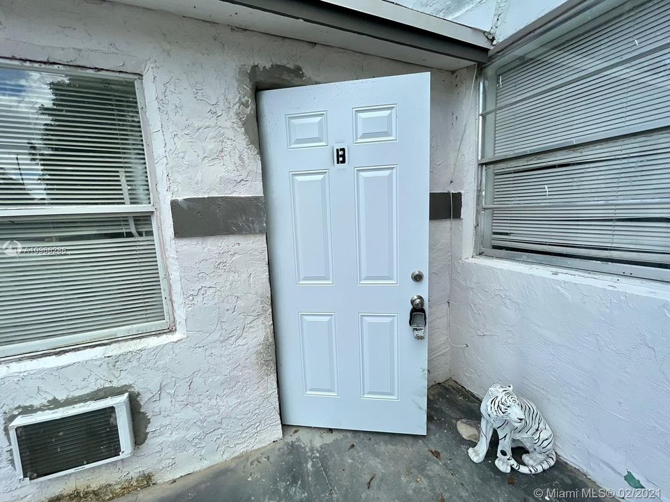 Недавно арендовано: $930 (1 спален, 1 ванн, 500 Квадратных фут)