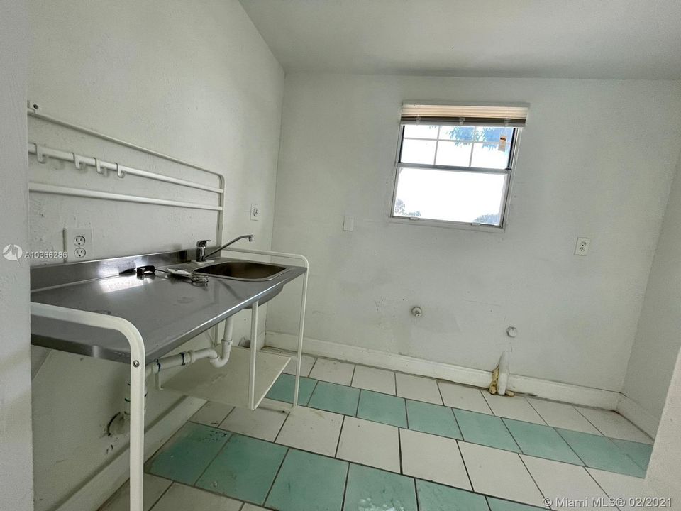 Недавно арендовано: $930 (1 спален, 1 ванн, 500 Квадратных фут)