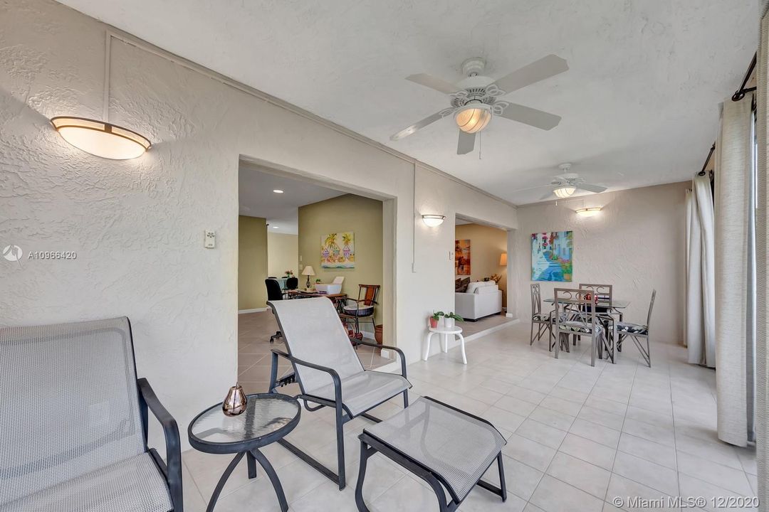 Vendido Recientemente: $219,900 (3 camas, 2 baños, 1411 Pies cuadrados)