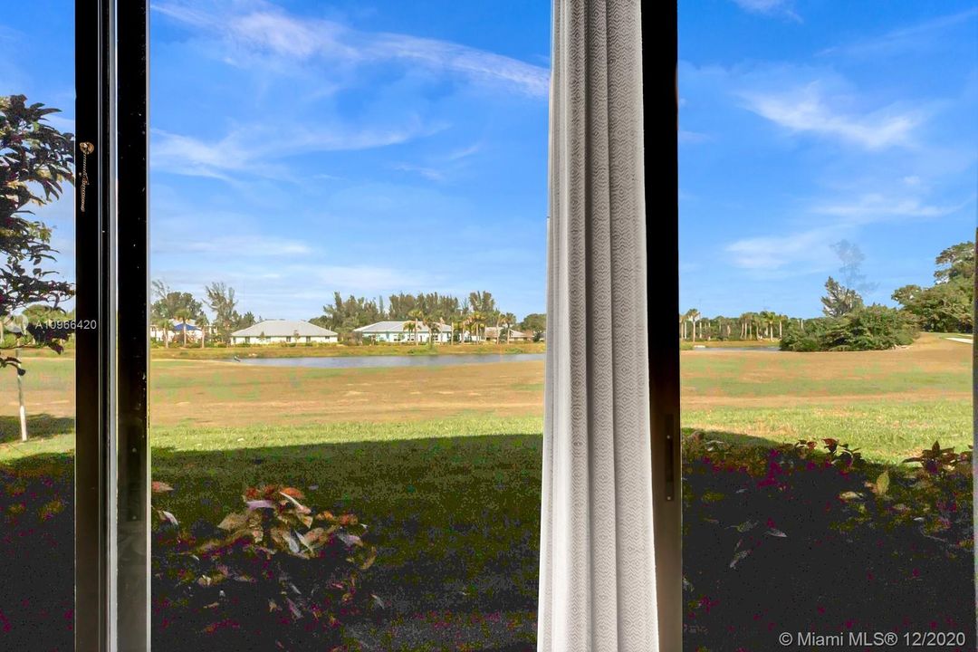 Vendido Recientemente: $219,900 (3 camas, 2 baños, 1411 Pies cuadrados)