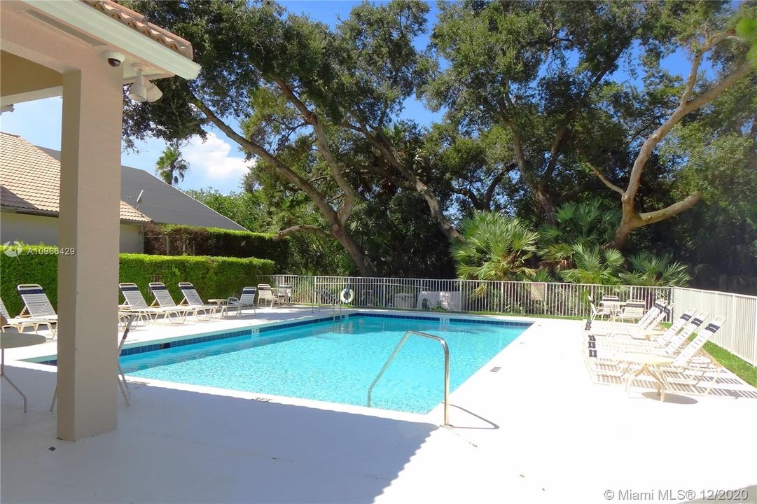 Vendido Recientemente: $539,000 (4 camas, 2 baños, 2028 Pies cuadrados)