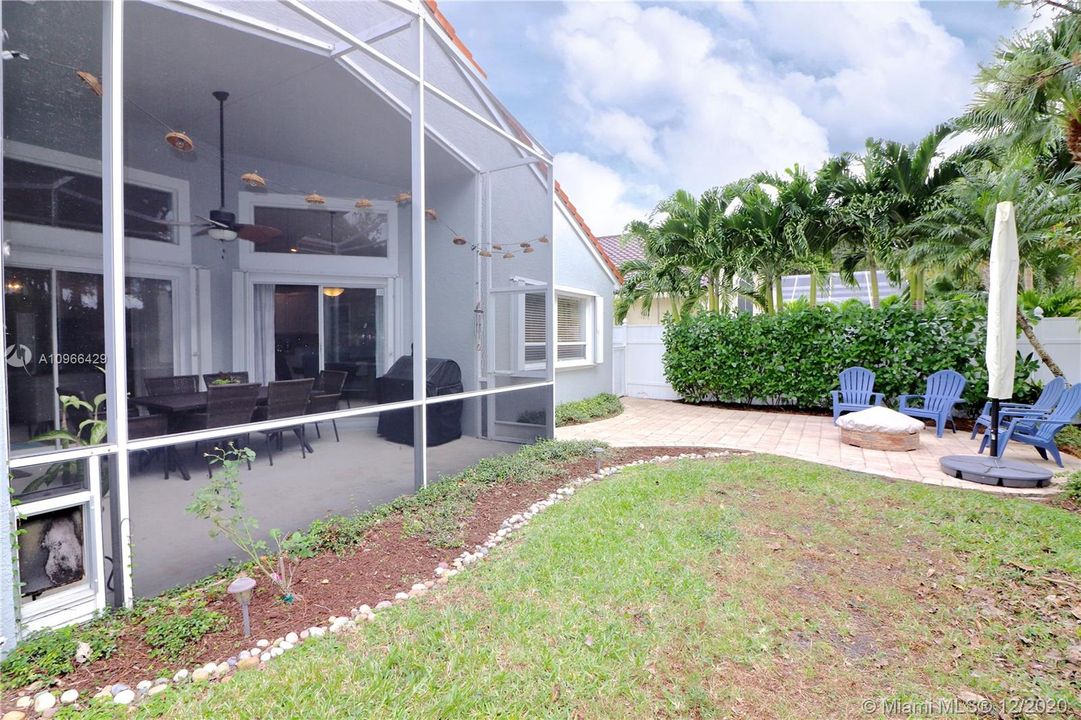 Vendido Recientemente: $539,000 (4 camas, 2 baños, 2028 Pies cuadrados)