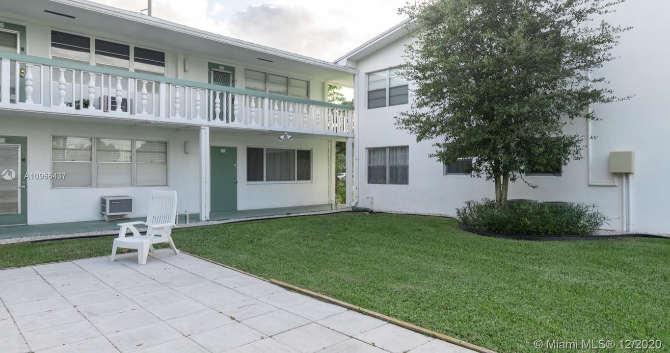 Recently Sold: $90,000 (1 beds, 1 baths, 700 Square Feet)